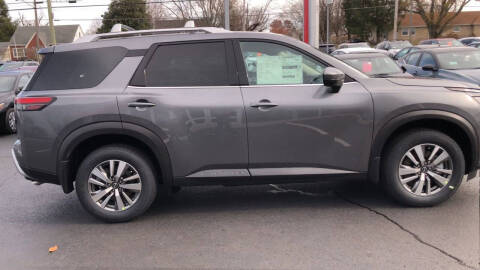 2025 Nissan Pathfinder SL