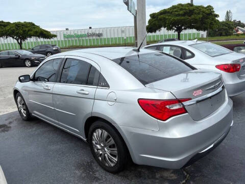2011 Chrysler 200 LX