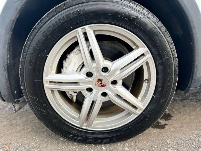 2014 Porsche Cayenne Platinum