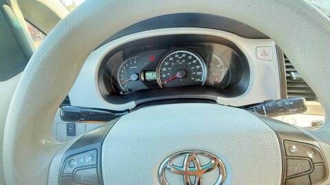 2011 Toyota Sienna LE 8-Passenger