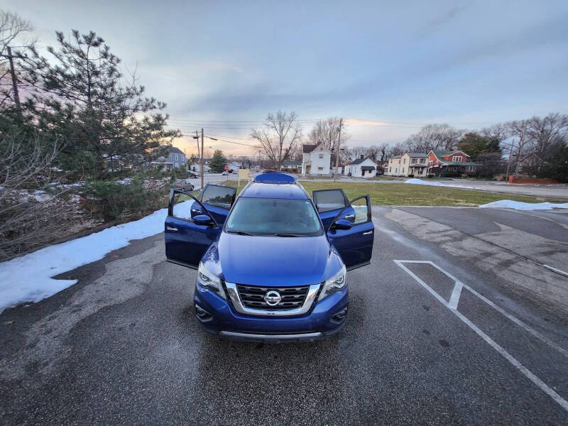 2017 Nissan Pathfinder SV