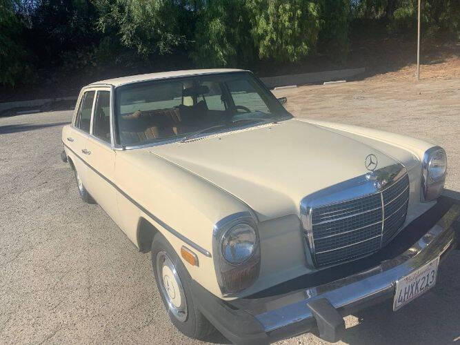 1976 Mercedes-Benz 240D