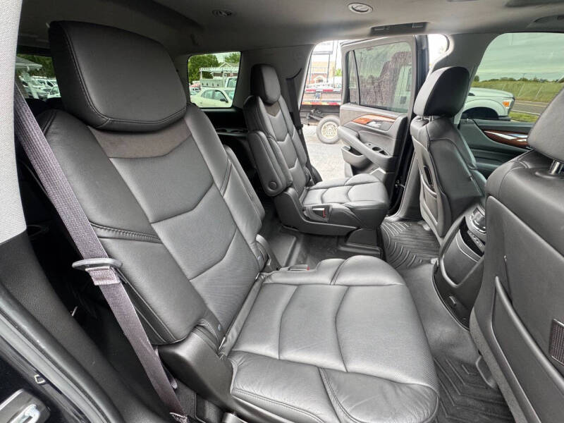 2017 Cadillac Escalade Luxury