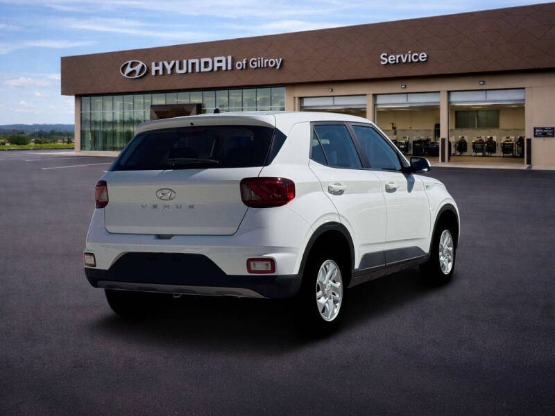 2026 Hyundai Venue SE