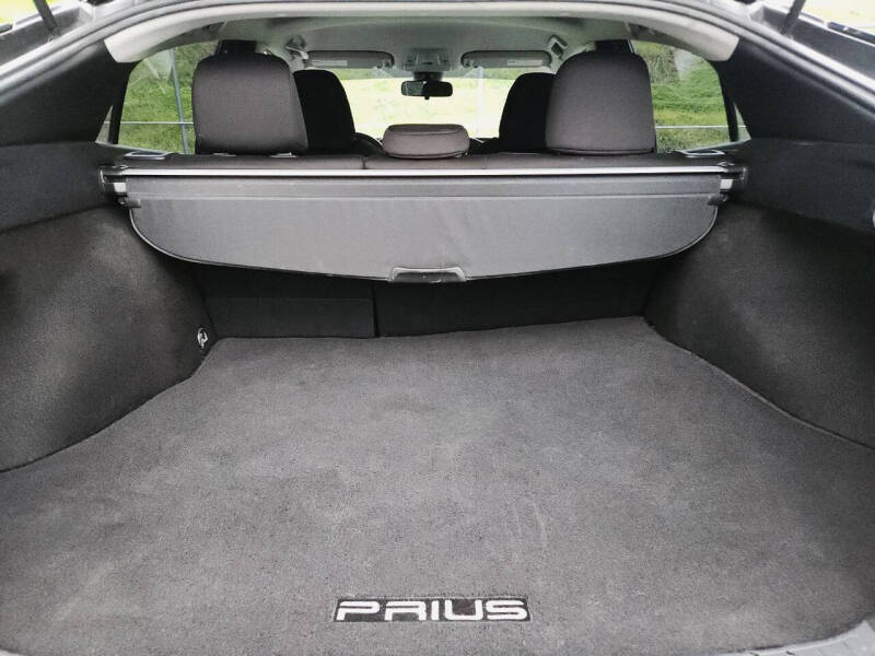 2019 Toyota Prius LE