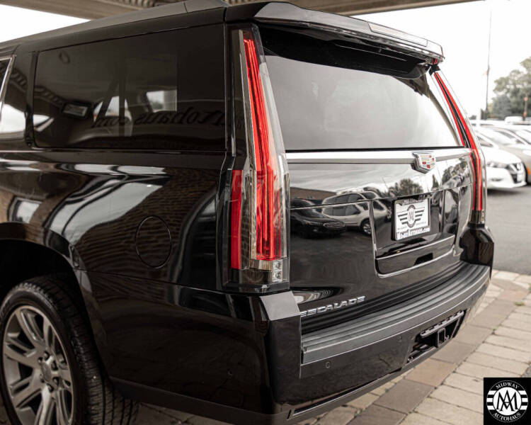 2018 Cadillac Escalade ESV Luxury