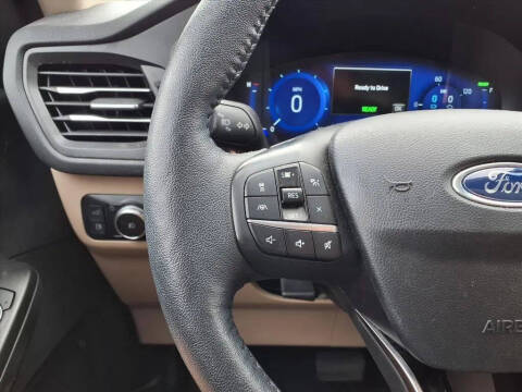 2020 Ford Escape Hybrid Titanium