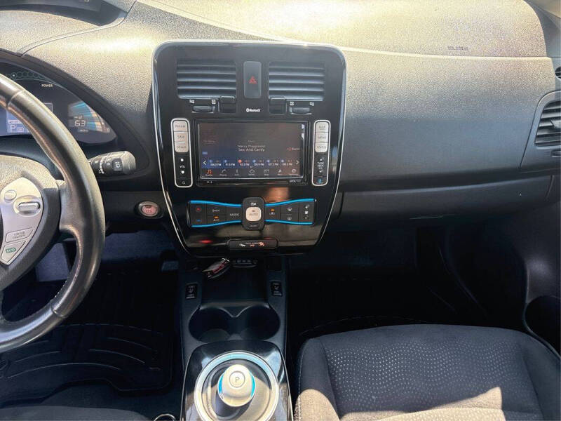 2017 Nissan LEAF SV