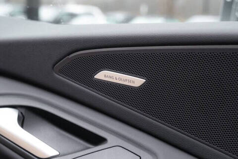 2025 Audi Q6 e-tron quattro Premium Plus