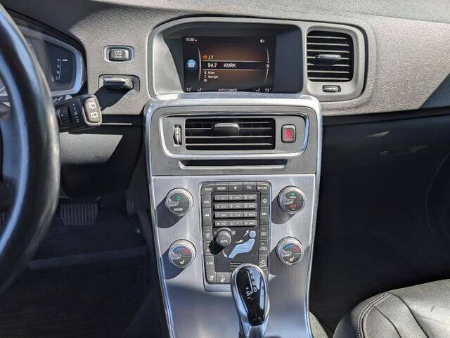 2018 Volvo V60 Cross Country T5 Premier