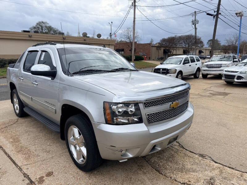 2011 Chevrolet Avalanche LT