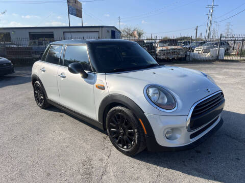 2015 MINI Hardtop 4 Door Cooper