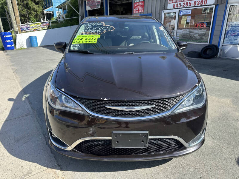2017 Chrysler Pacifica Touring-L