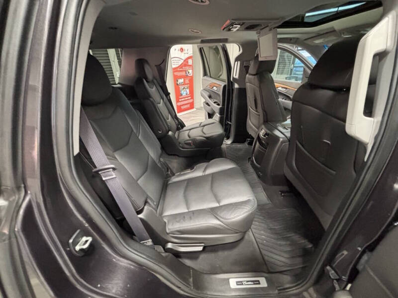 2016 Cadillac Escalade Luxury Collection