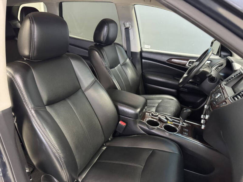 2016 Nissan Pathfinder SL