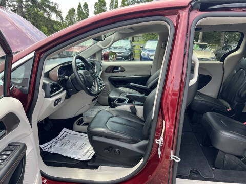 2017 Chrysler Pacifica Touring-L