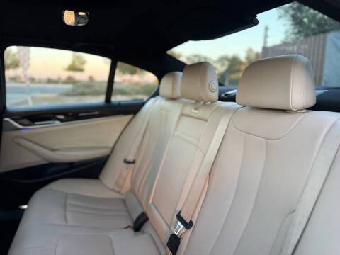 2019 BMW 5 Series 530i