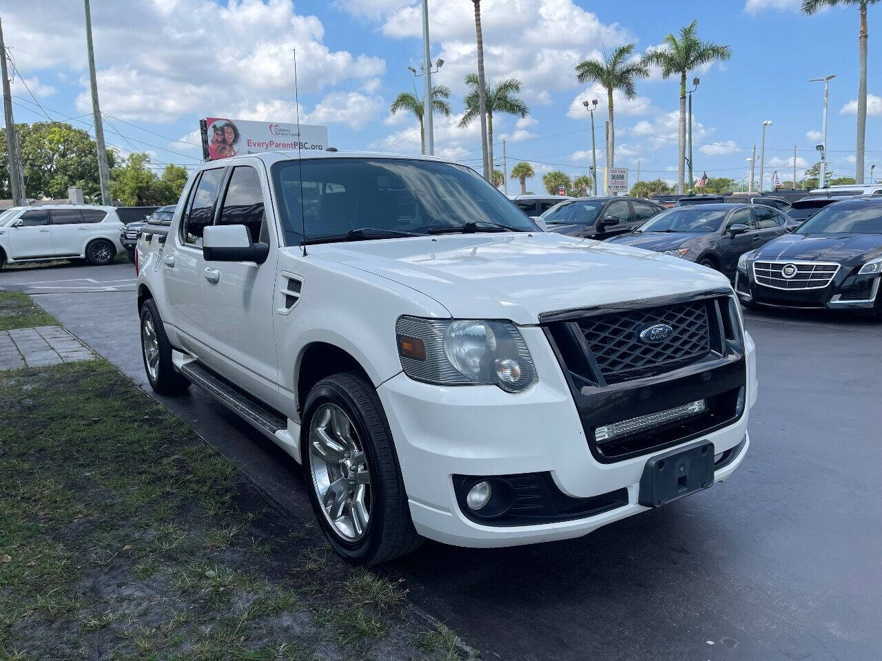 2009 Ford Explorer Sport Trac  - $13,900