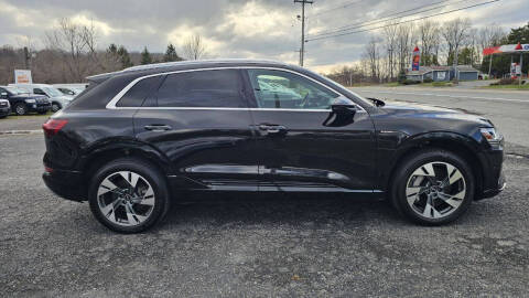 2021 Audi e-tron quattro Premium Plus