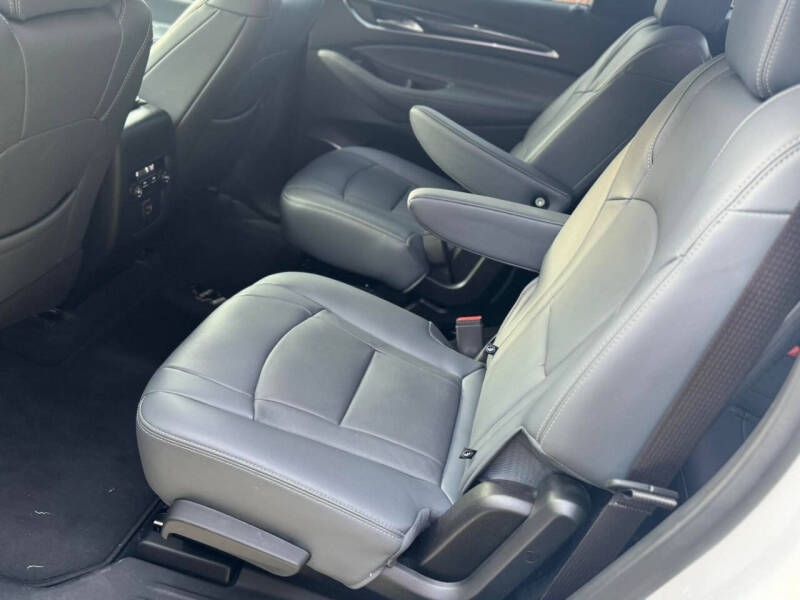 2024 Buick Enclave Essence