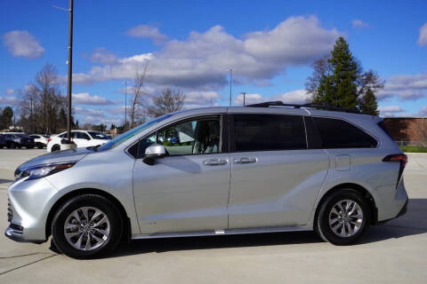 2021 Toyota Sienna XLE 8-Passenger