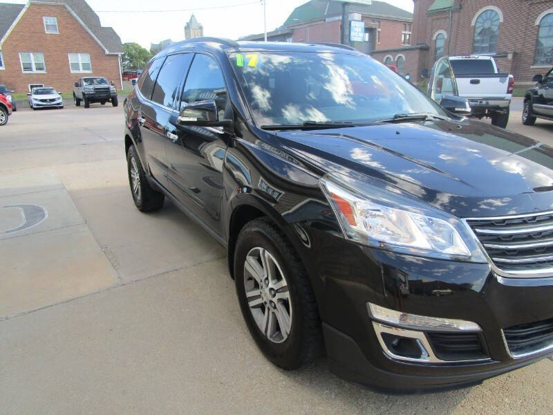 Black 2017 Chevrolet Traverse LT AWD LT 4dr SUV w/1LT 2