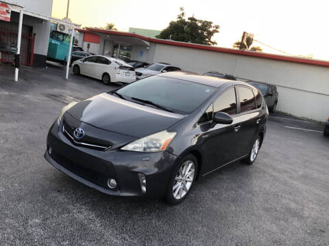 2012 Toyota Prius v Five