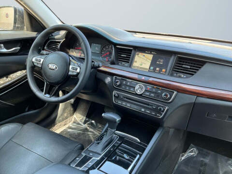 2017 Kia Cadenza Premium