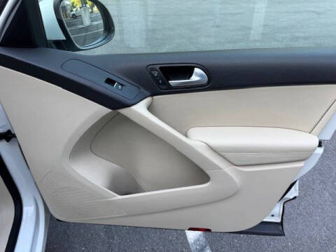 2011 Volkswagen Tiguan SE 4Motion