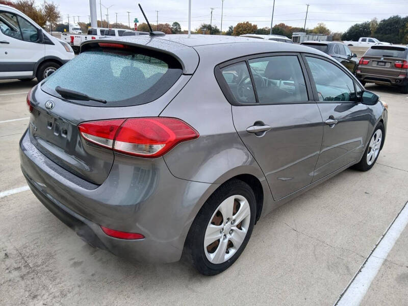 2016 Kia Forte5 LX