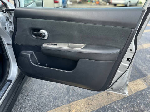 2012 Nissan Versa 1.8 S