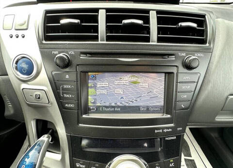 2014 Toyota Prius v Two