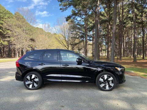 2025 Volvo XC60 T8 Plus Dark Theme