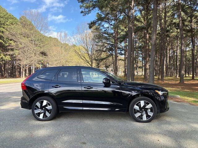 2025 Volvo XC60 T8 Plus Dark Theme