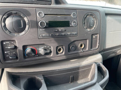 2011 Ford E-Series E-350 SD XLT