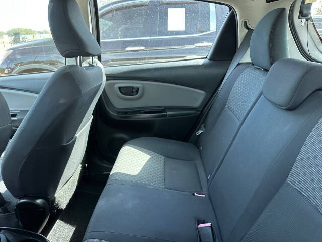 2015 Toyota Yaris 5-Door SE