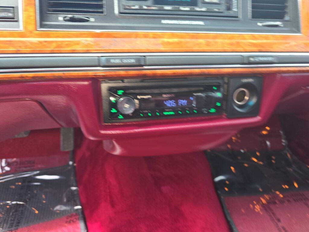 1993 Lincoln Town Car 40