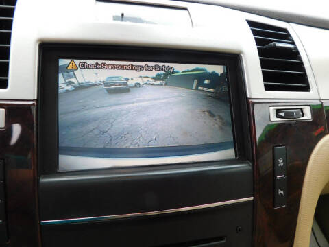 2011 Cadillac Escalade Luxury