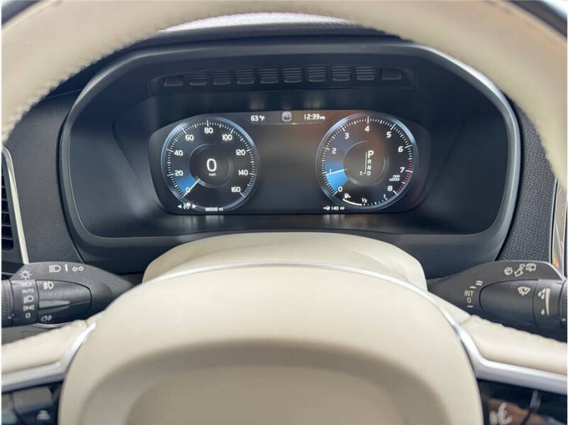 2019 Volvo XC90 T6 Momentum