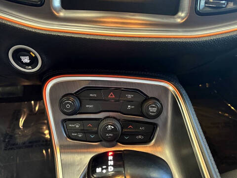 2017 Dodge Challenger SXT