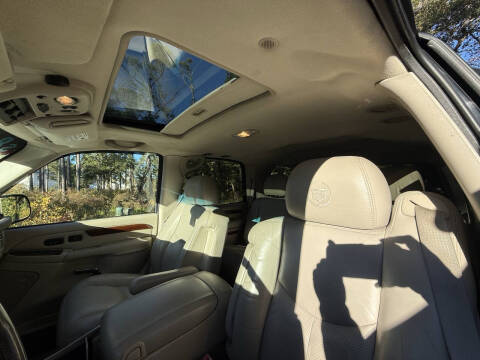 2004 Cadillac Escalade