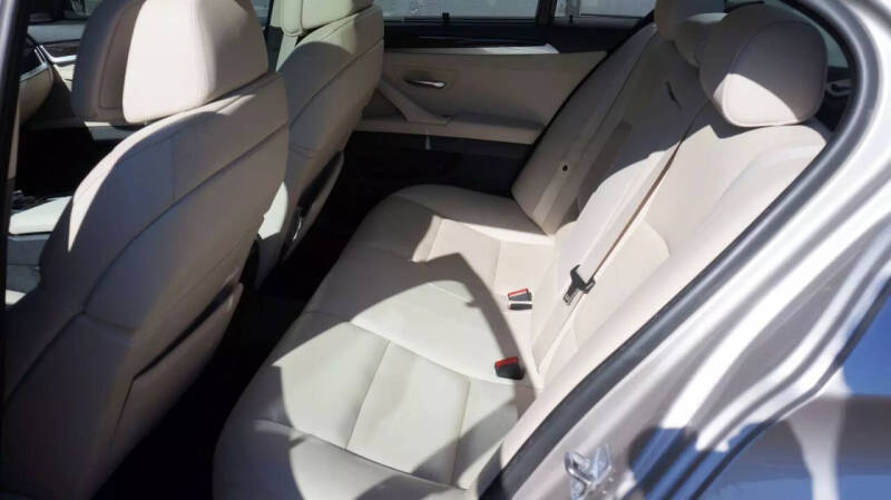 2011 BMW 5 Series 550i xDrive