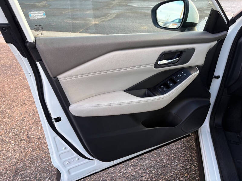 2022 Nissan Rogue SV