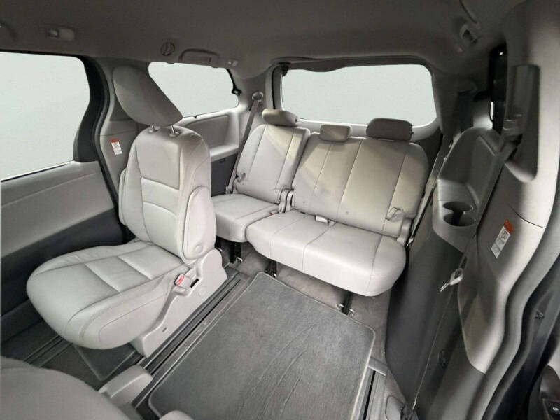 2018 Toyota Sienna XLE 8-Passenger