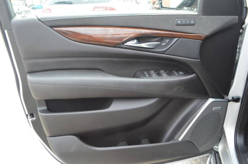 2018 Cadillac Escalade Luxury