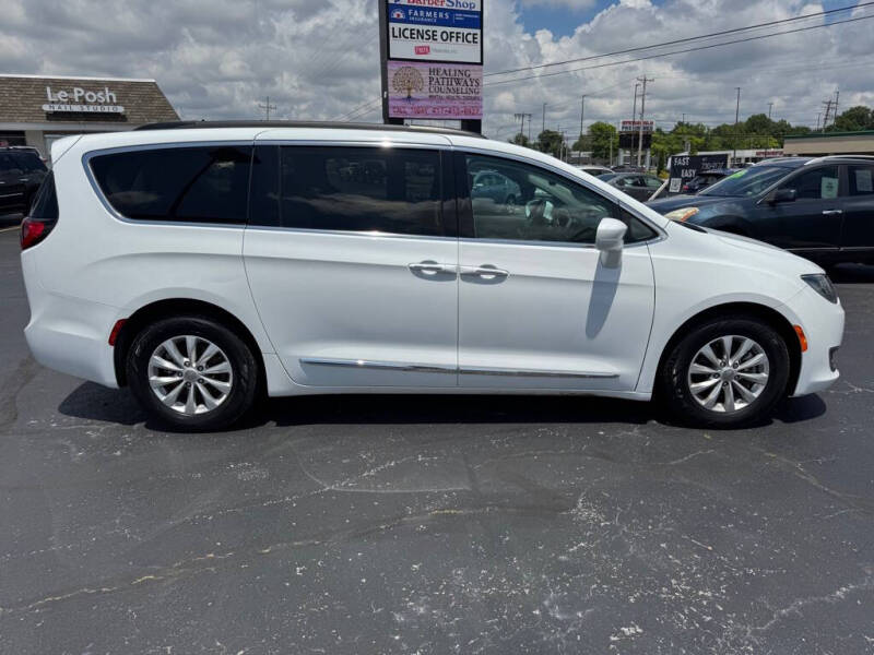 2017 Chrysler Pacifica Touring Plus