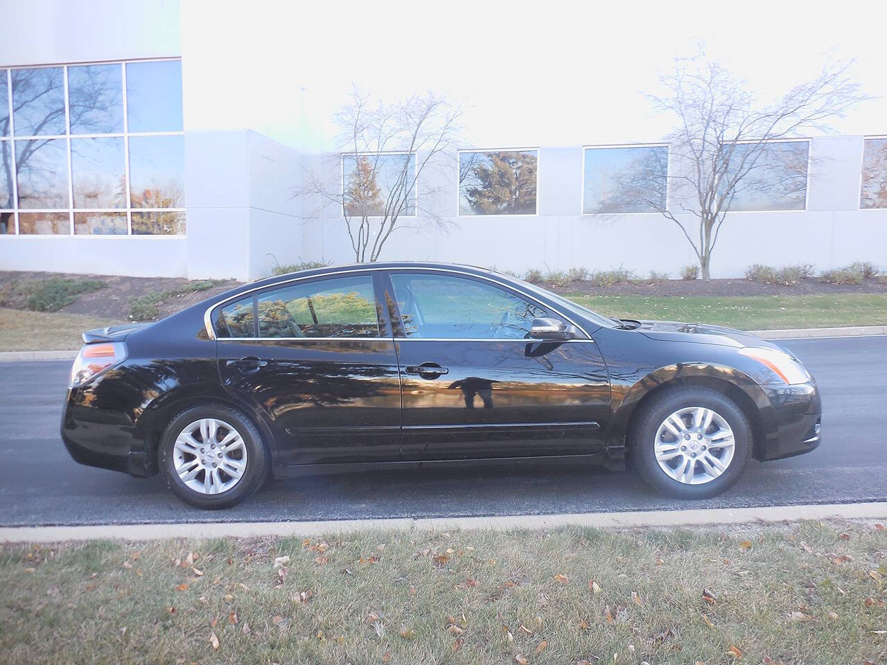 2010 Nissan Altima for sale at Genuine Motors in Schaumburg, IL