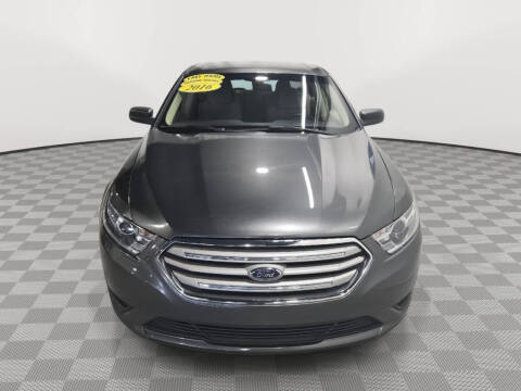 2016 Ford Taurus SE