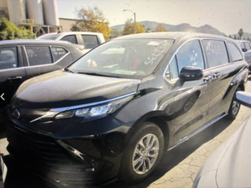 2024 Toyota Sienna LE 8-Passenger