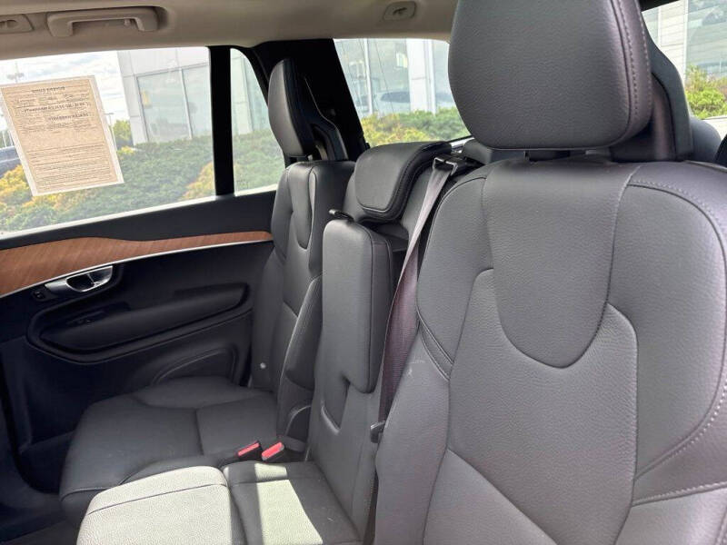 2025 Volvo XC90 B6 Plus Bright Theme 7P